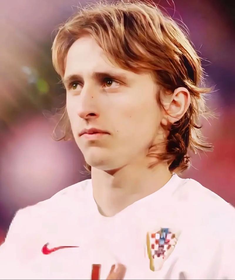 德转更新后荷甲身价前10：萨伊瓦里3200万第1，帕罗特上榜